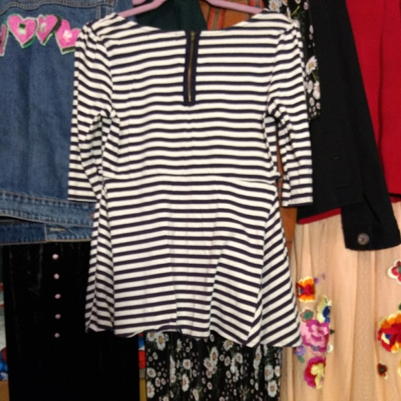 Monteau Black & White Peplum Top Large - Picture 7 of 7